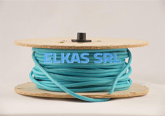 Nossos cabos são certificados. Eles também têm um processo de colagem que os impede de serem desintegrados em sua armadura